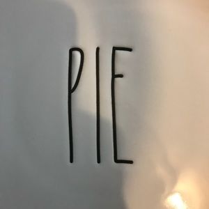 Rae Dunn pie dish